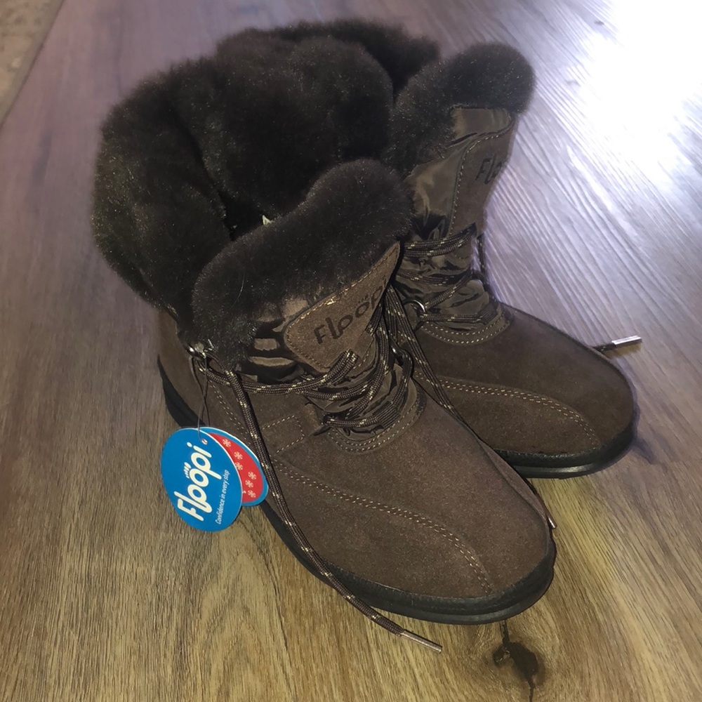Brown floopi boots, so soft so warm NWT